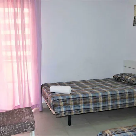 1e 2 Apartment *